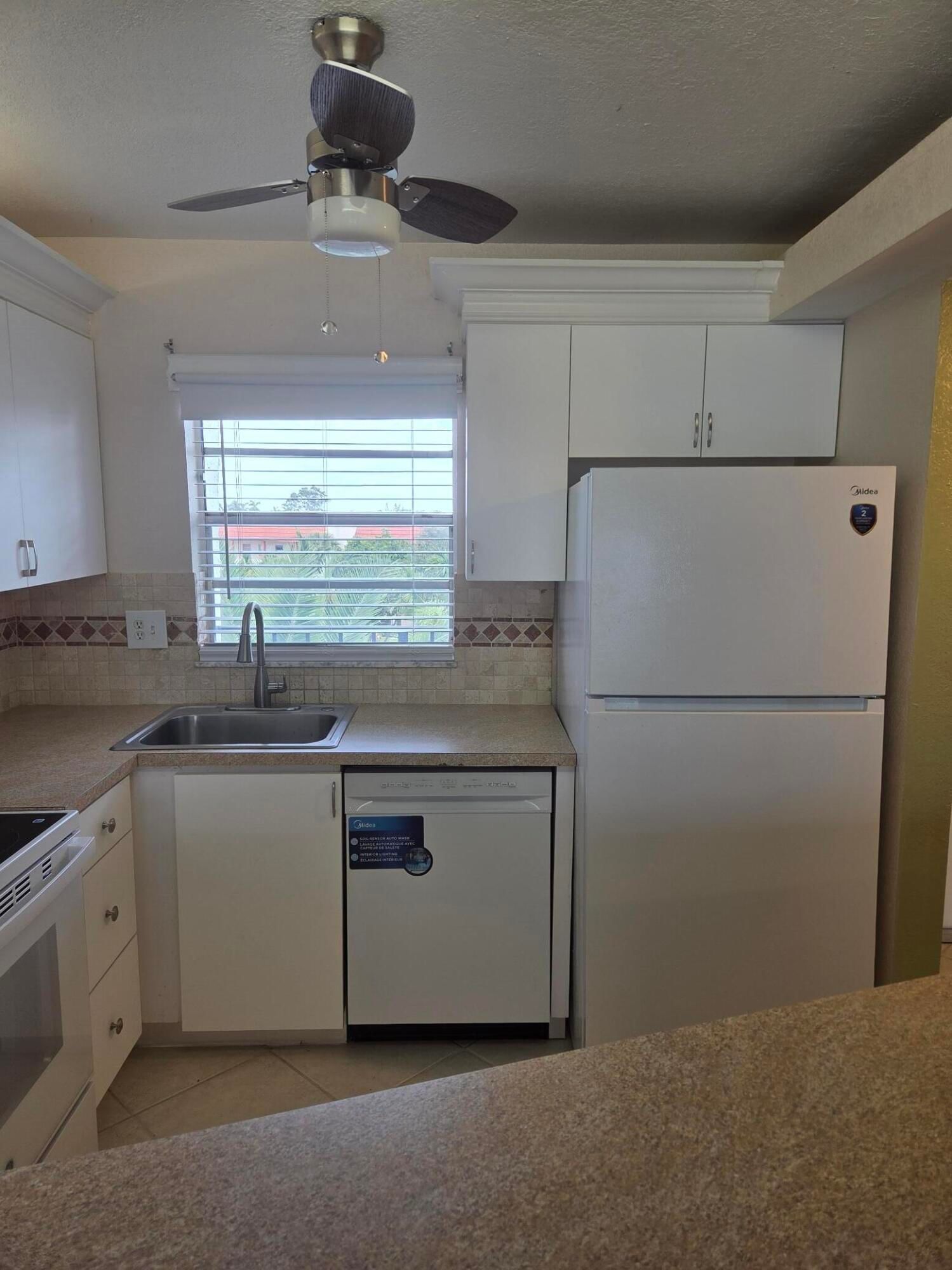 2998 Sunrise Lakes Drive E #411, Sunrise, FL 33322 photo 5