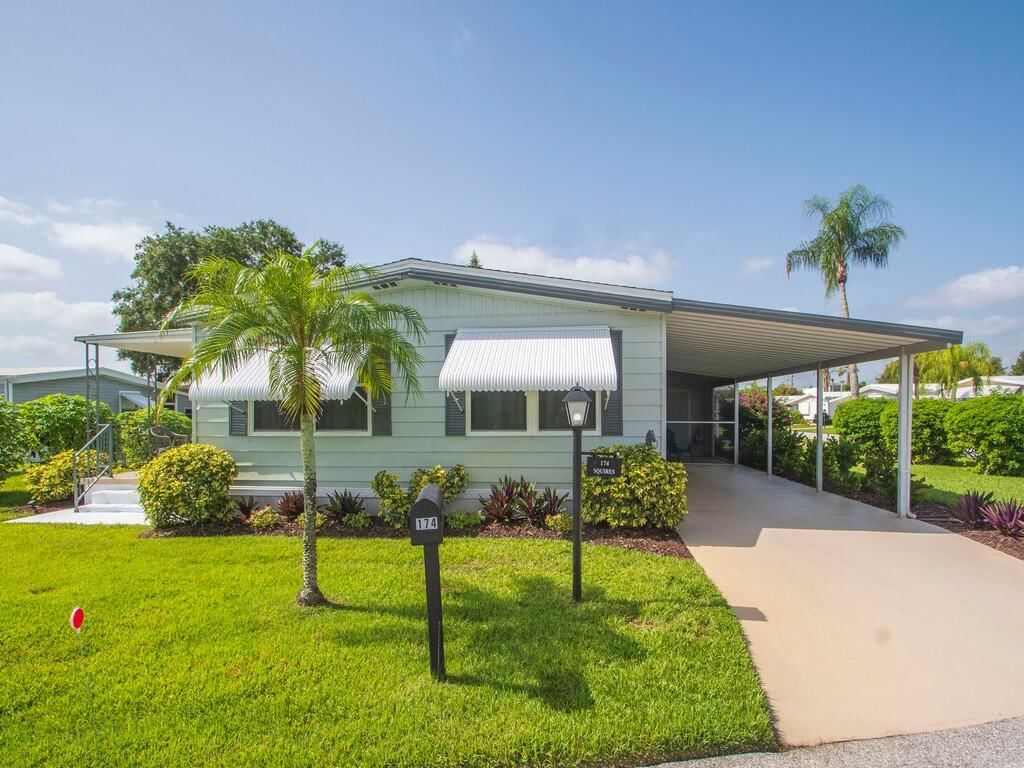 174 NE Emerald Drive, Jensen Beach, FL 34957 photo 2