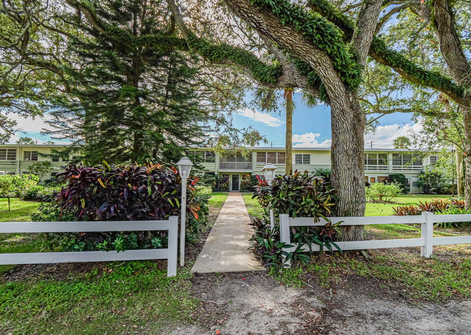 677 ROYAL PALM Boulevard #12, Vero Beach, FL 32960 photo 3