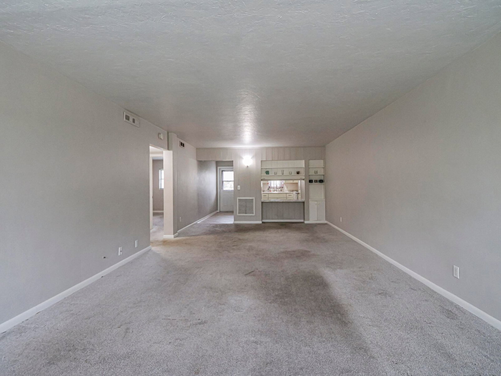 677 ROYAL PALM Boulevard #12, Vero Beach, FL 32960 photo 4