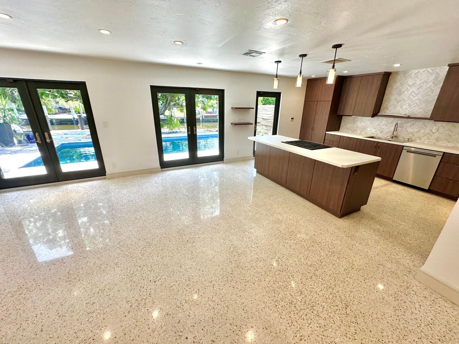 2001 N VICTORIA PARK Road, Fort Lauderdale, FL 33305 photo 3