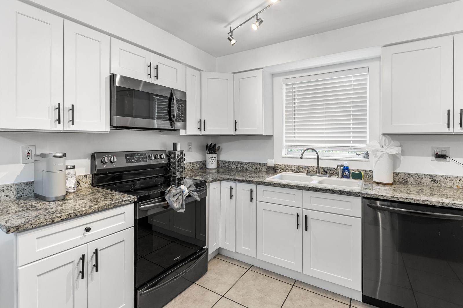 2191 Thomasson Drive, Naples, FL 34112 photo 4