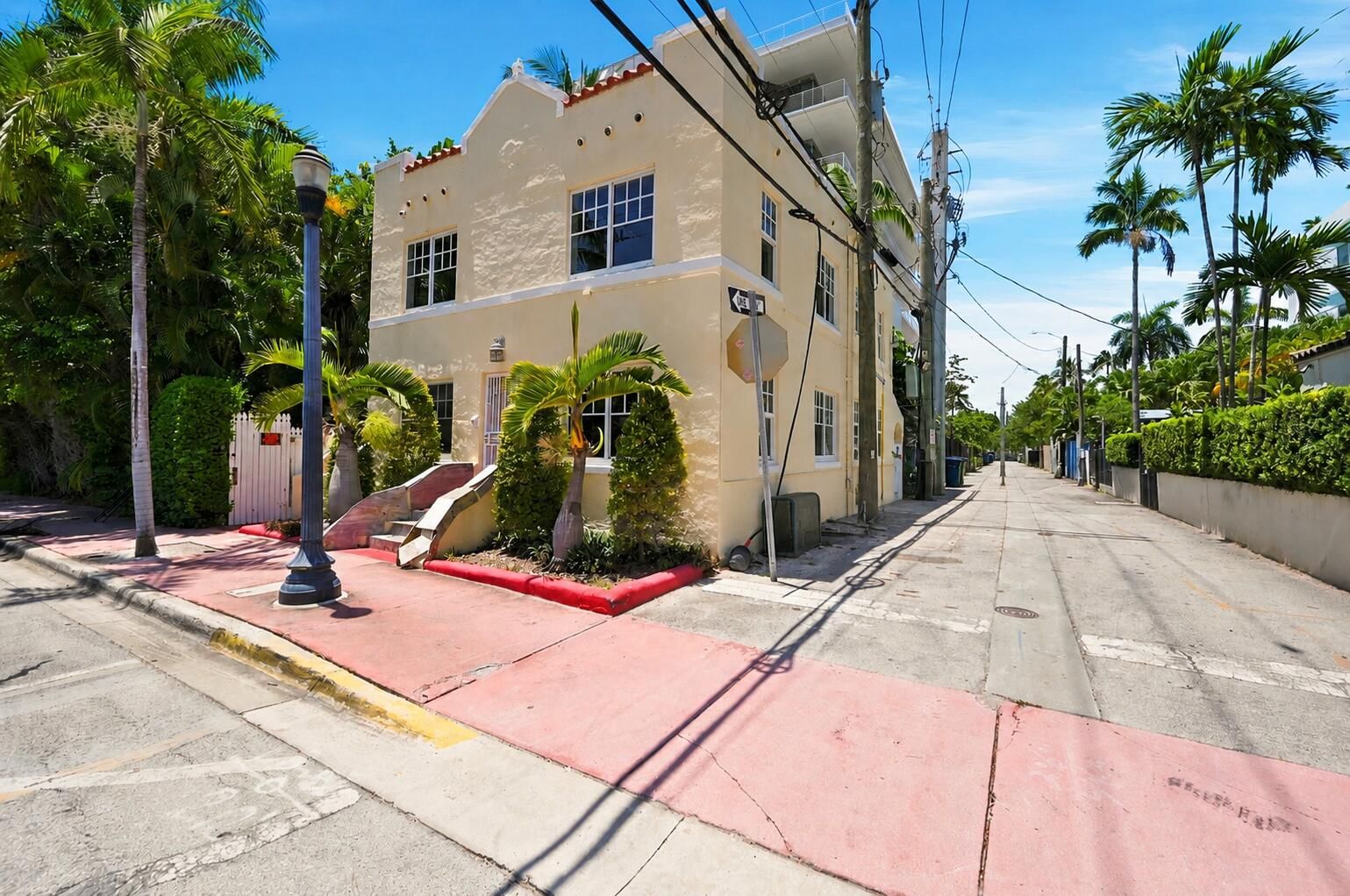 927 4th Street, Miami Beach, FL 33139 photo 2