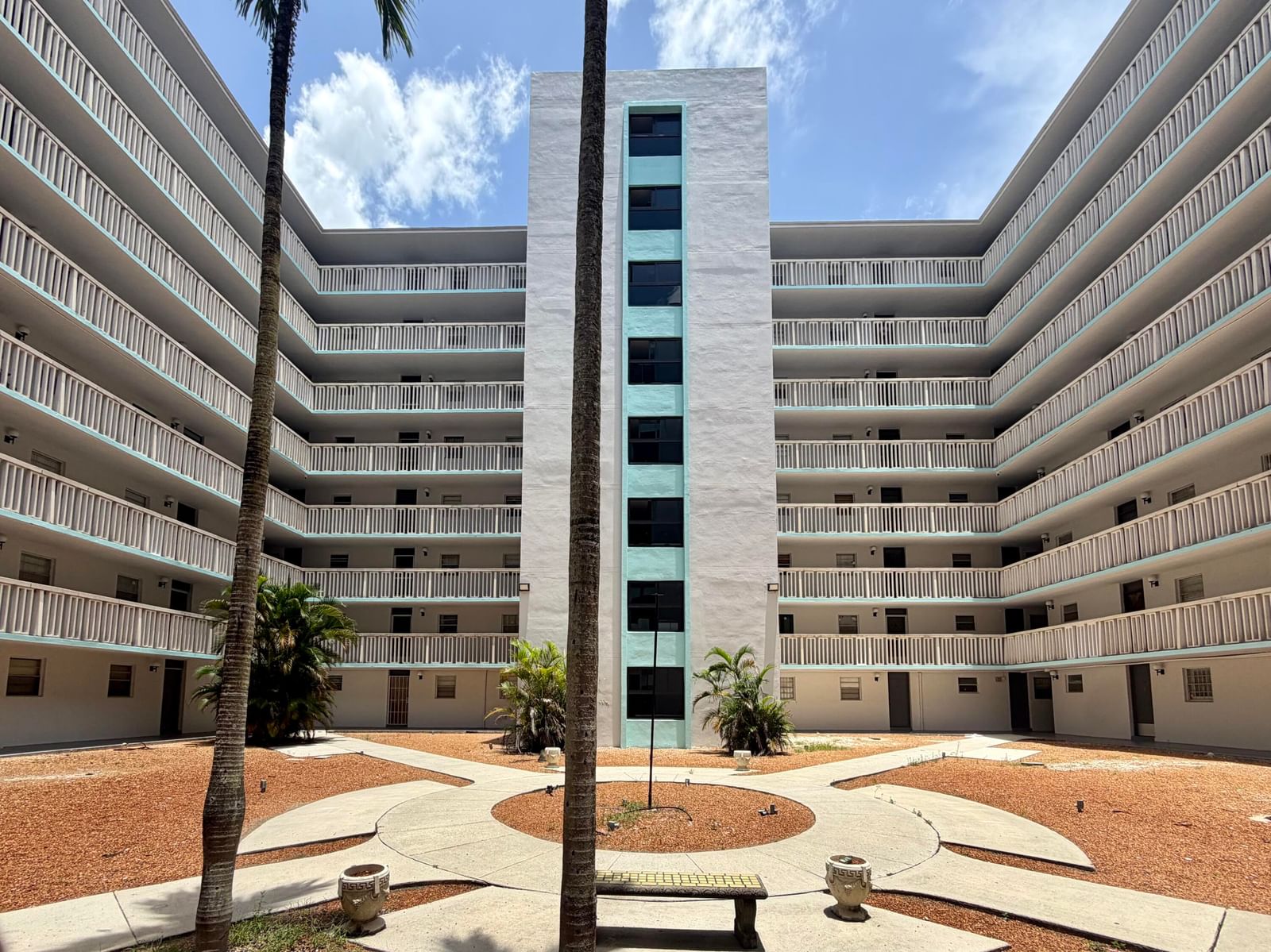 15600 NW 7th Avenue #303, Miami, FL 33169 photo 2