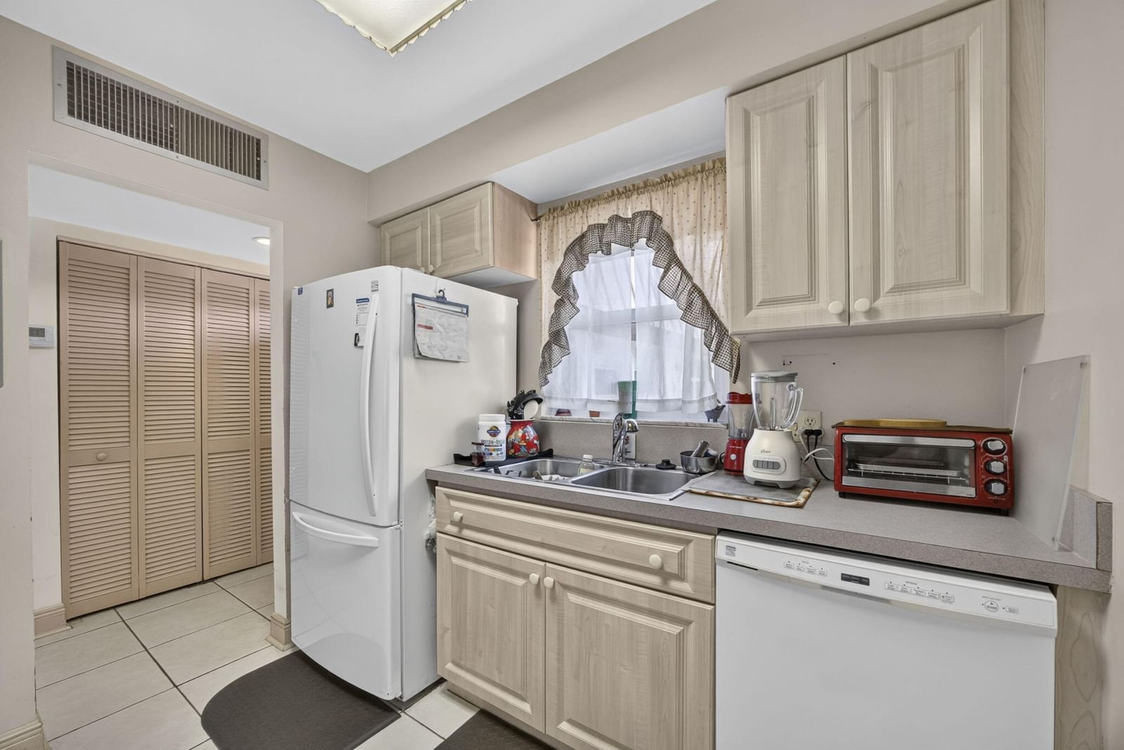 12022 W Greenway Drive #201, Royal Palm Beach, FL 33411 photo 5
