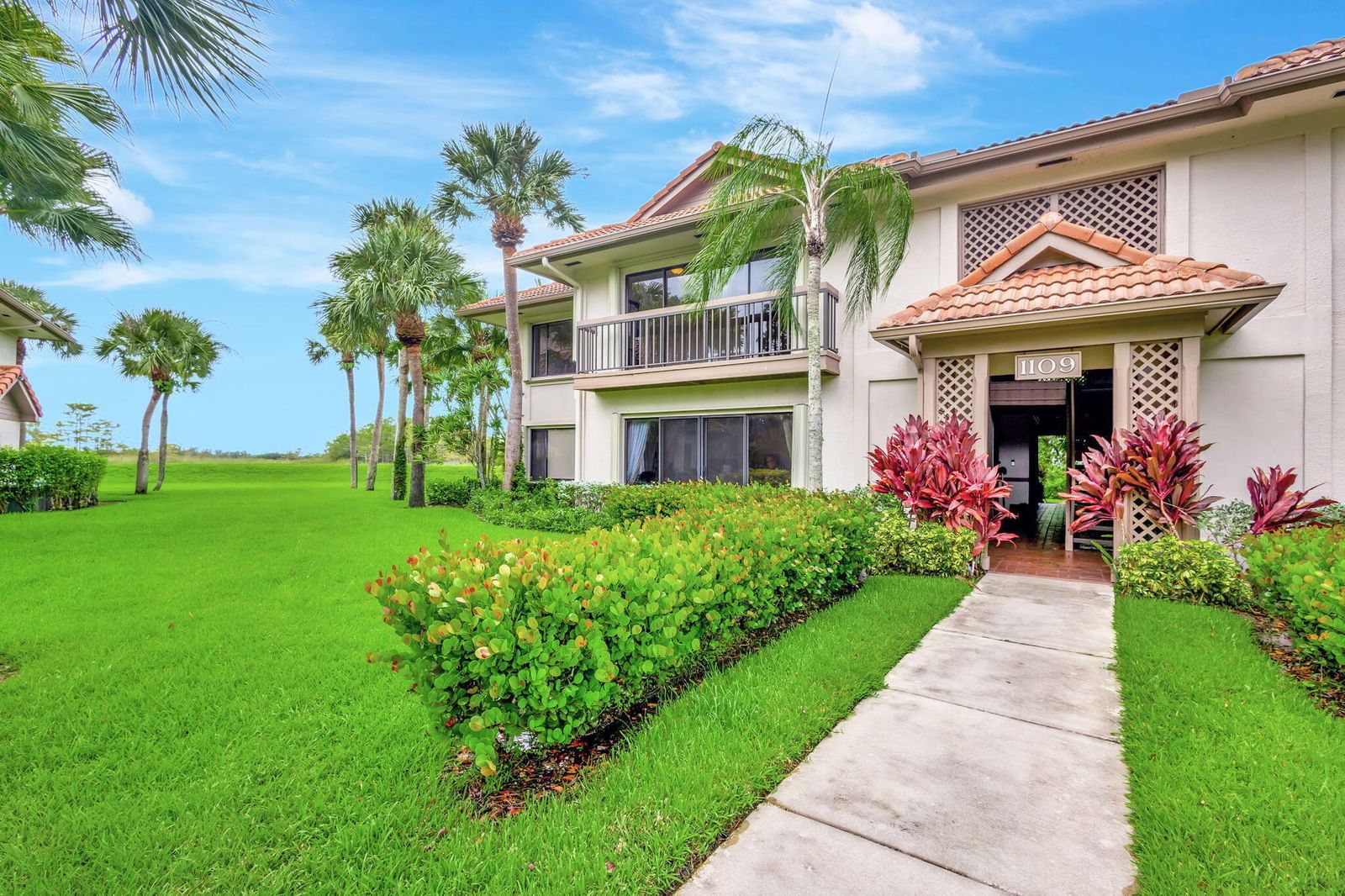 1109 Duncan Circle #201, Palm Beach Gardens, FL 33418 photo 2