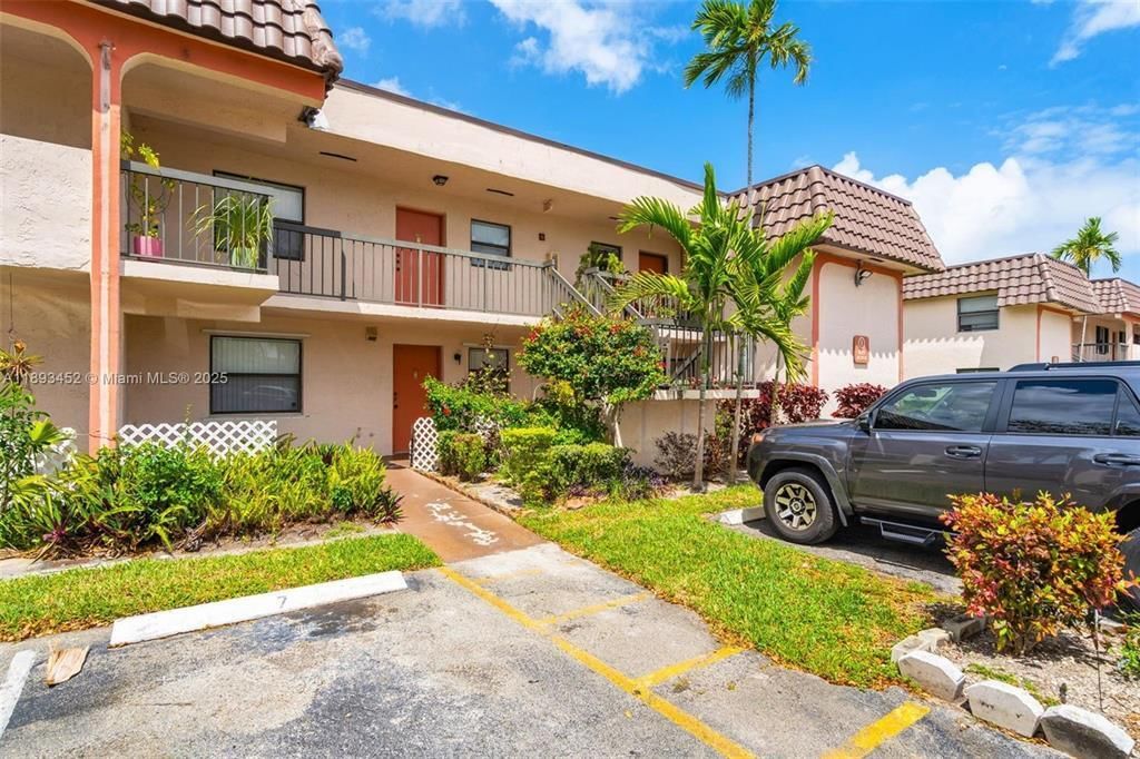 870 NE 207TH Terrace #204-9, Miami, FL 33179 photo 2