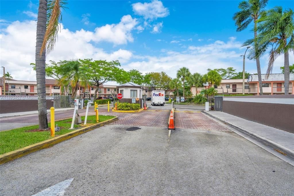 870 NE 207TH Terrace #204-9, Miami, FL 33179 photo 5