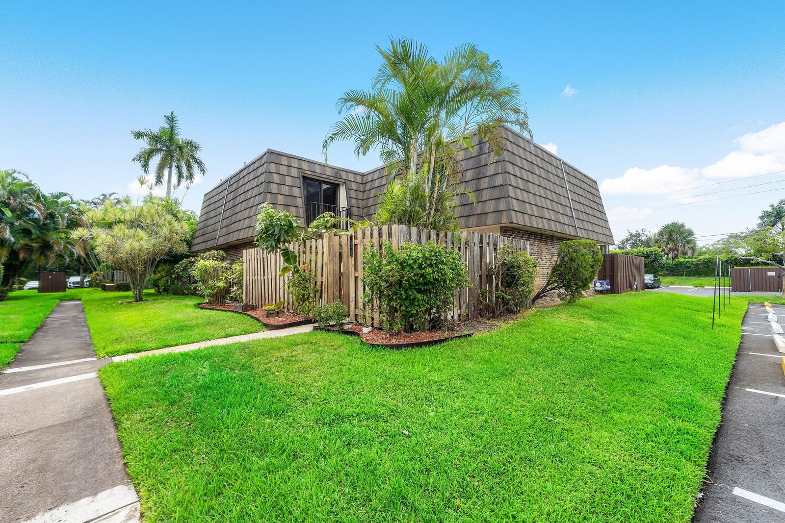 1534 FOREST LAKES Circle #D, West Palm Beach, FL 33406 photo 2