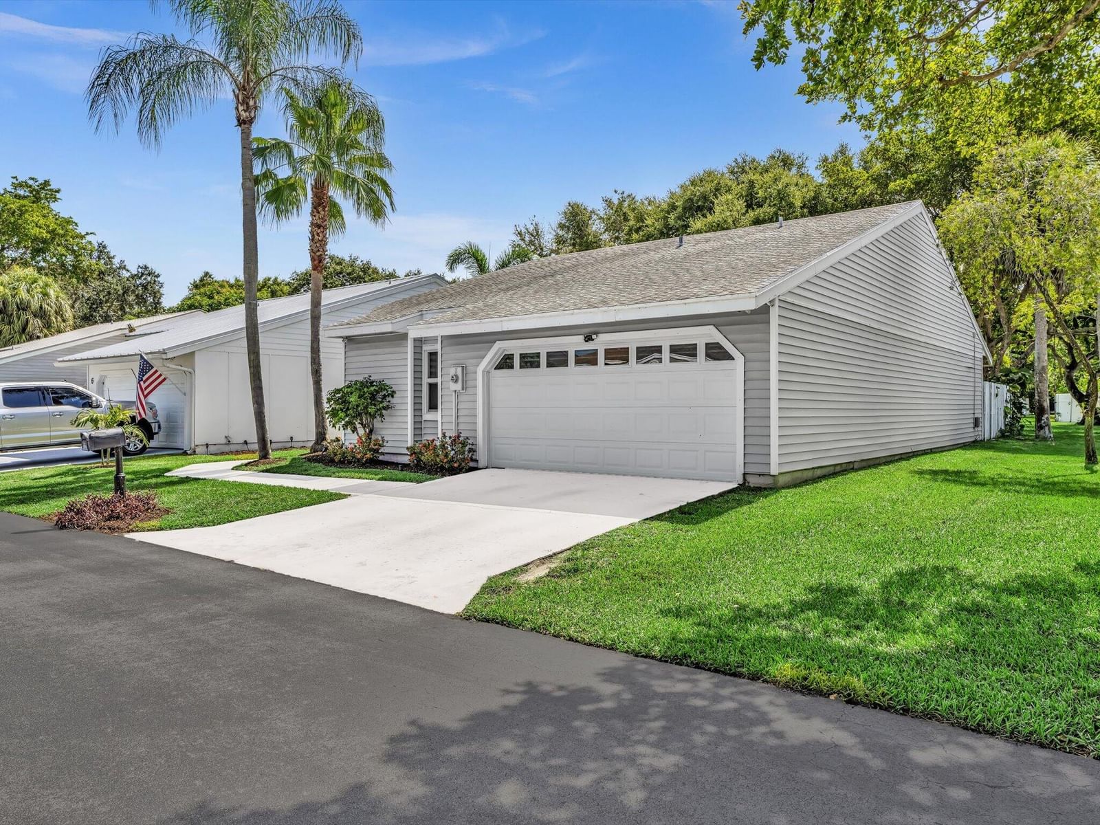 8 Hawthorne Lane, Boynton Beach, FL 33426 photo 3