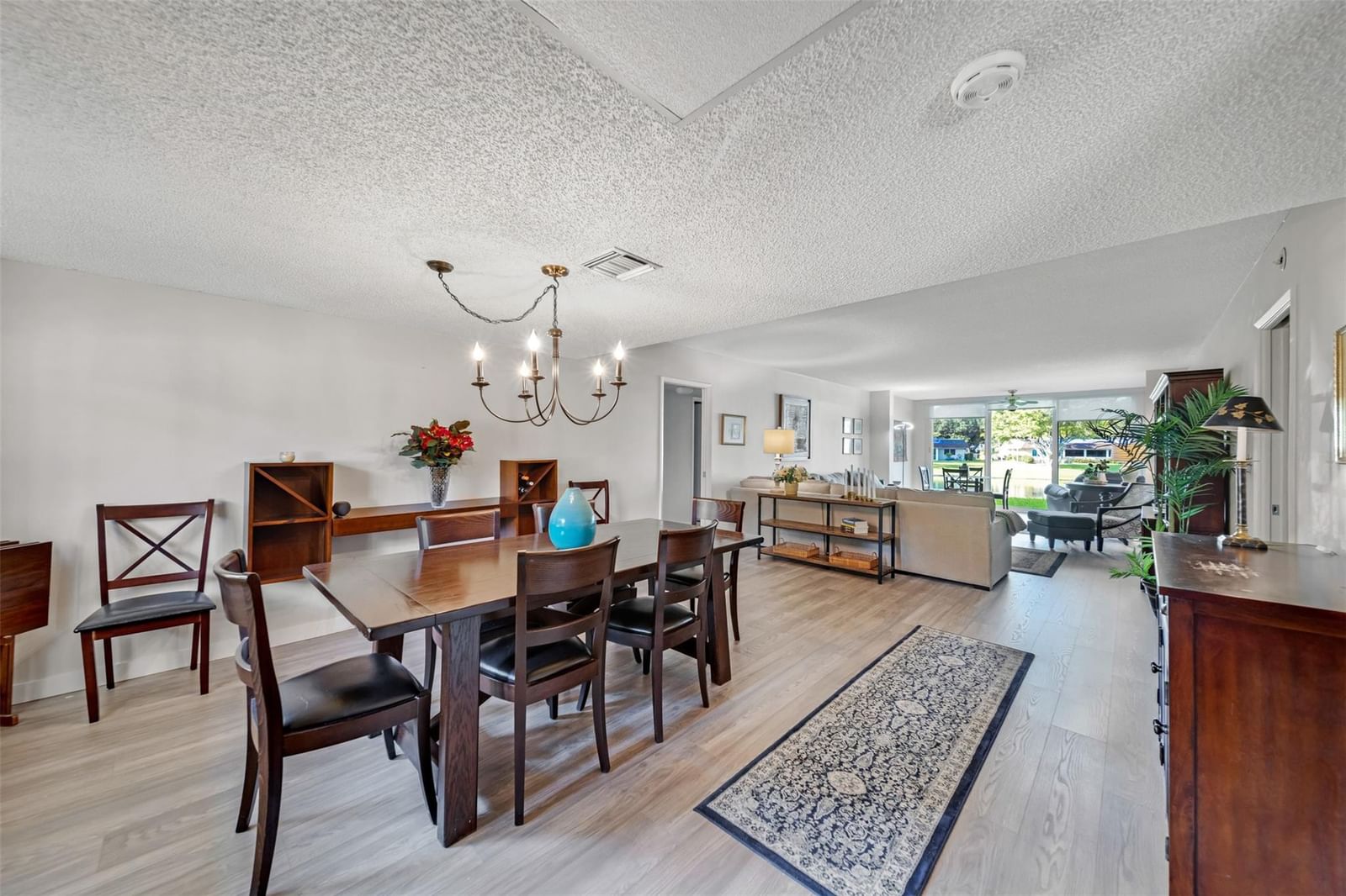 3611 OAKS CLUBHOUSE Drive #104, Pompano Beach, FL 33069 photo 2