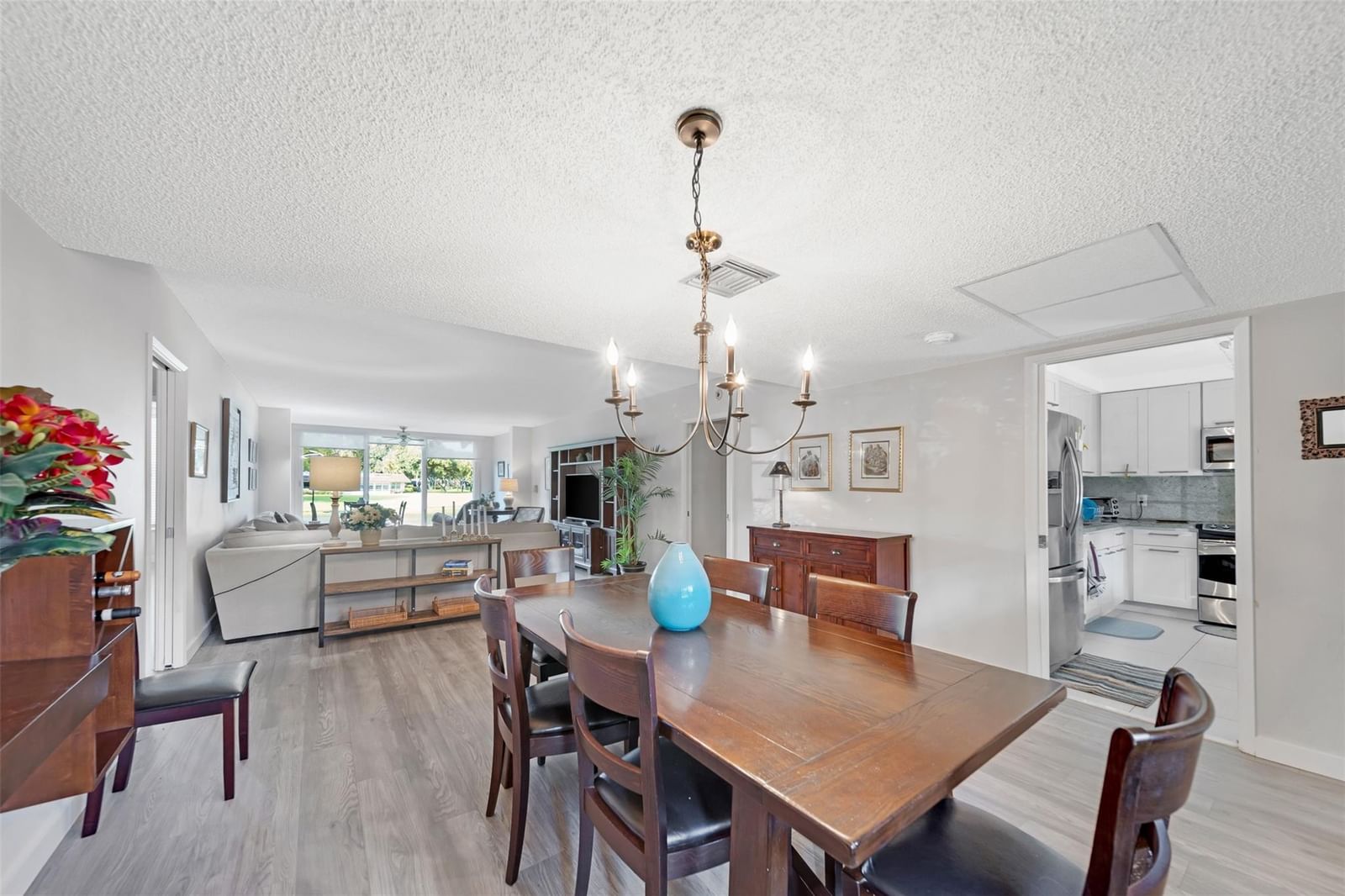 3611 OAKS CLUBHOUSE Drive #104, Pompano Beach, FL 33069 photo 4