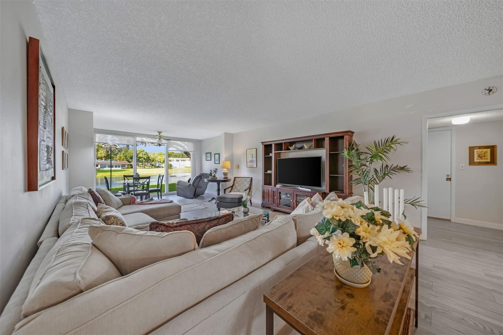 3611 OAKS CLUBHOUSE Drive #104, Pompano Beach, FL 33069 photo 5
