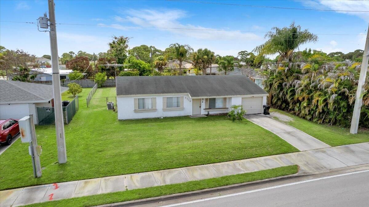 2118 SW Airoso Boulevard, Port St Lucie, FL 34984 photo 5