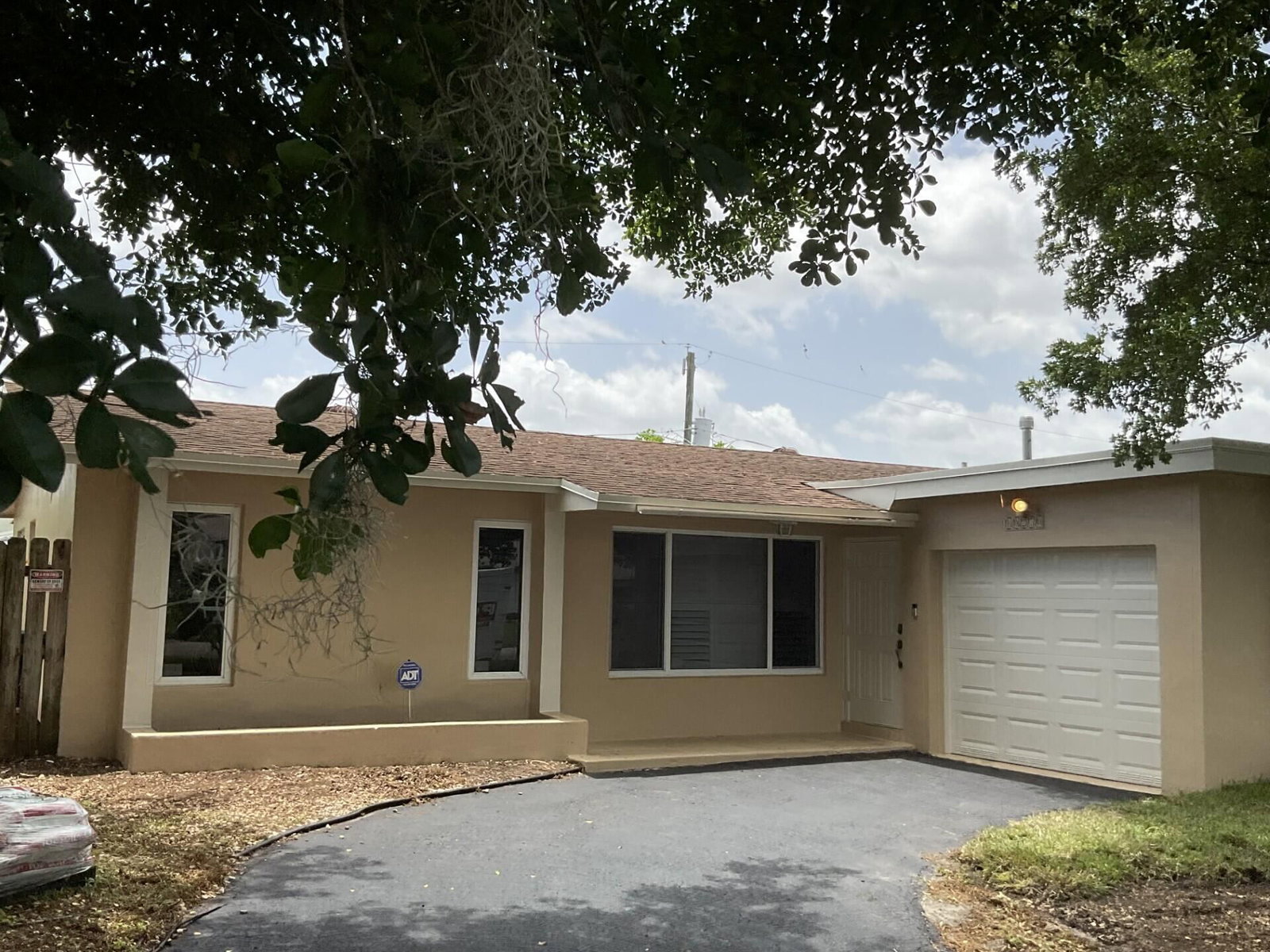 10270 NW 24TH Court, Sunrise, FL 33322 photo 2