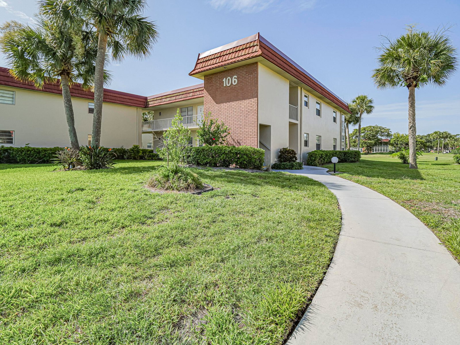 106 Spring Lake Court #201, Vero Beach, FL 32962 photo 5