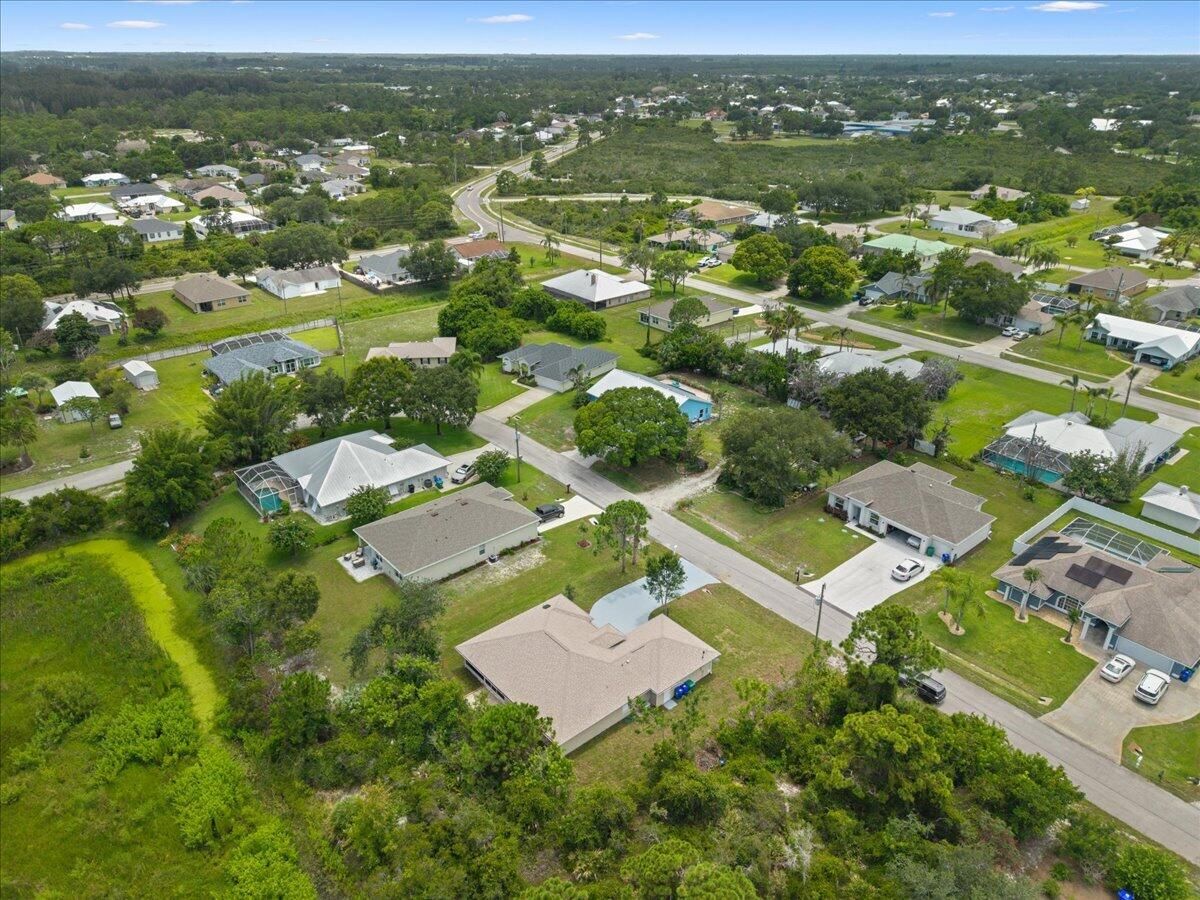 121 MILLER Drive, Sebastian, FL 32958 photo 2