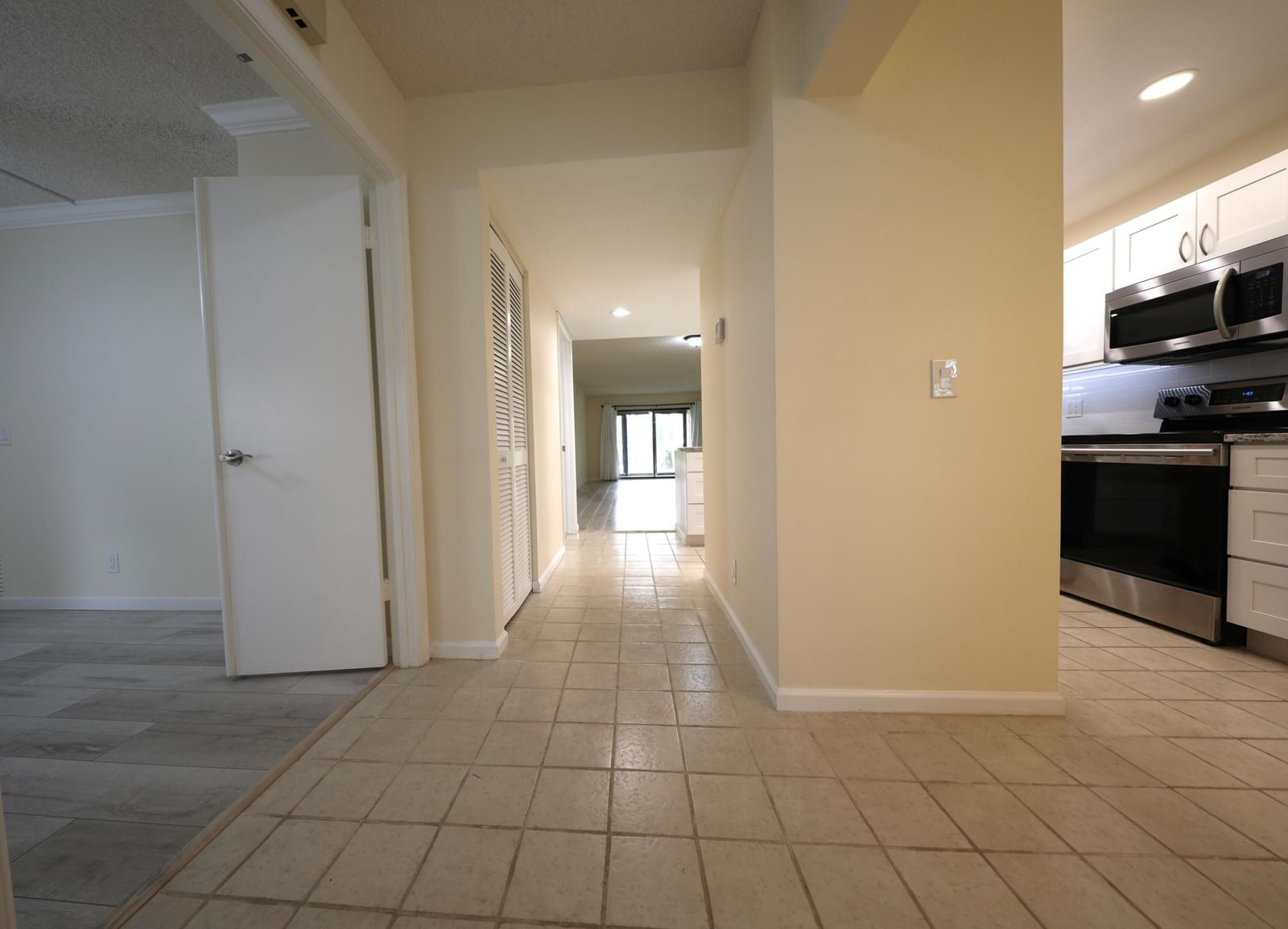 10187 Mangrove Drive #104, Boynton Beach, FL 33437 photo 2