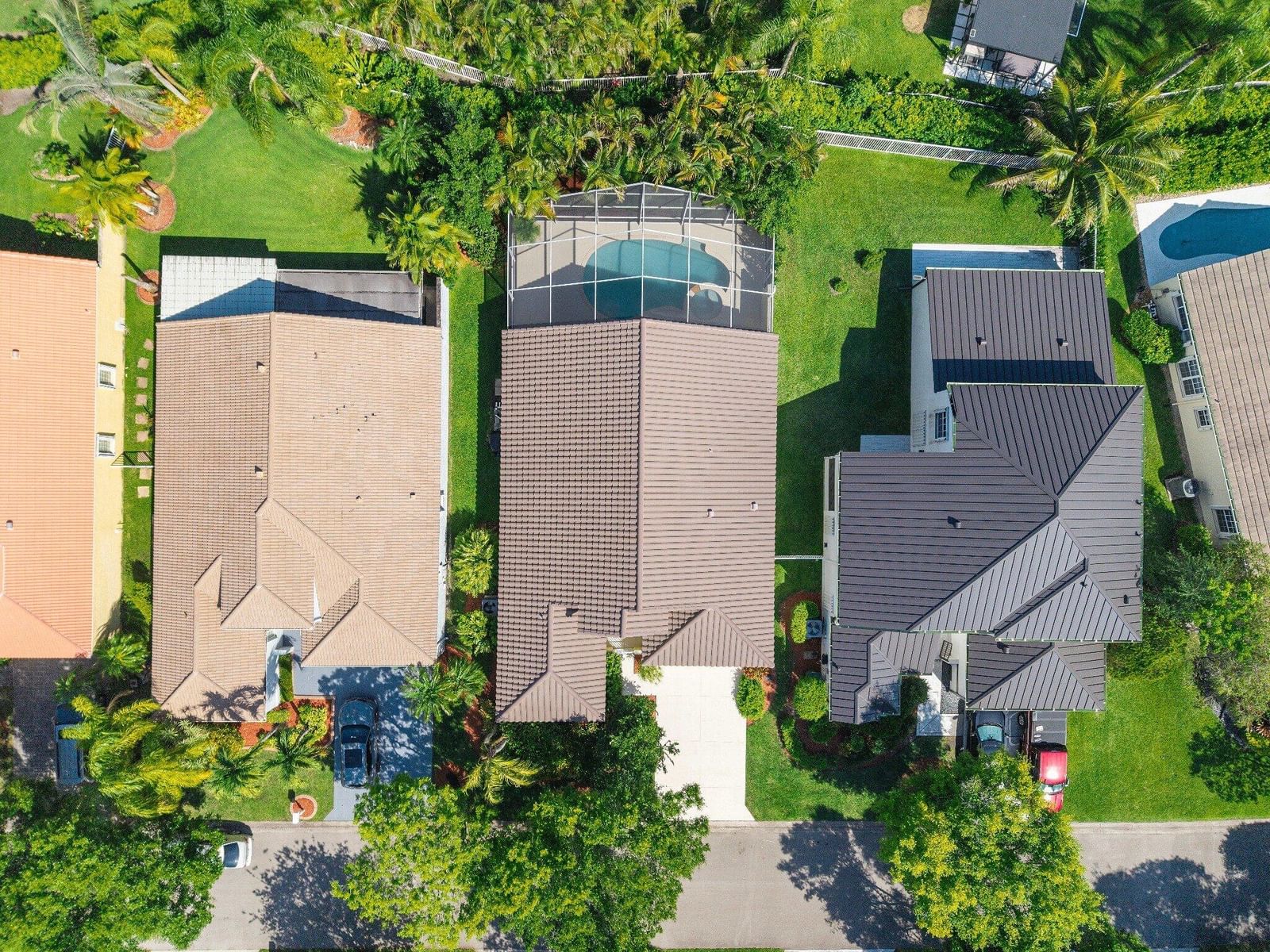 2016 Island Circle, Weston, FL 33326 photo 3