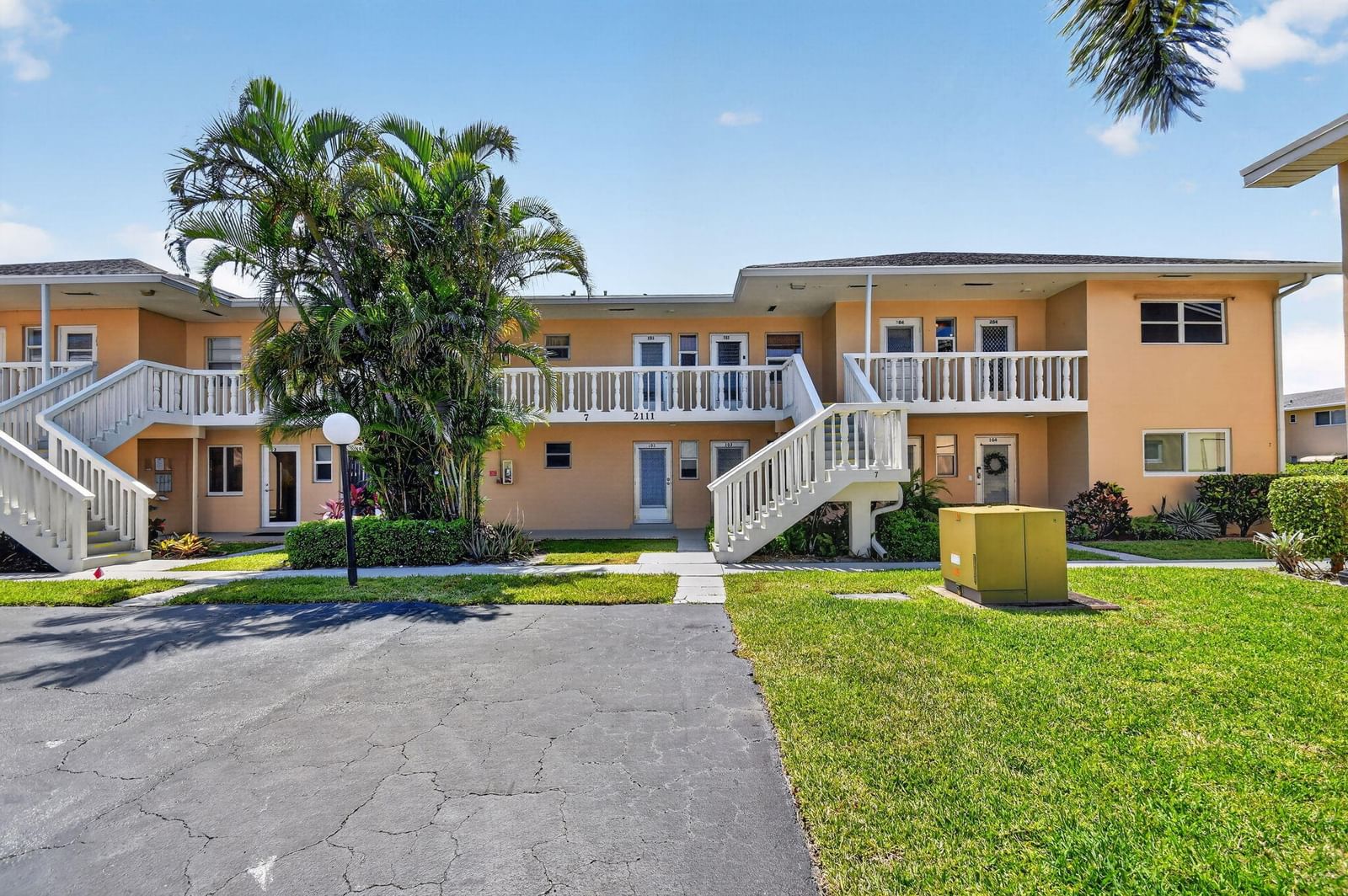2111 NE 1ST Court #204, Boynton Beach, FL 33435 photo 3