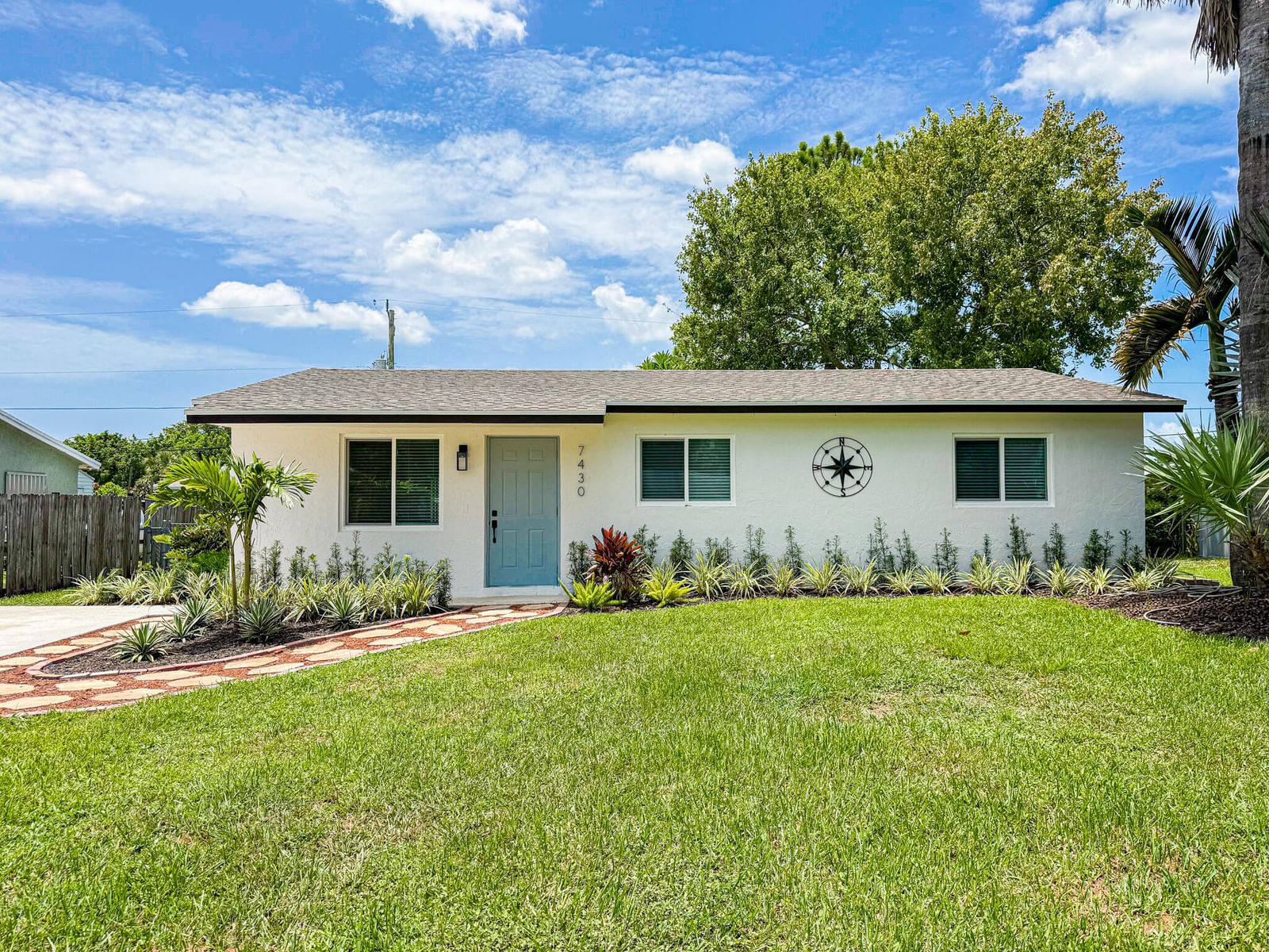 7430 Cocoanut Drive, Lake Worth, FL 33467 photo 3