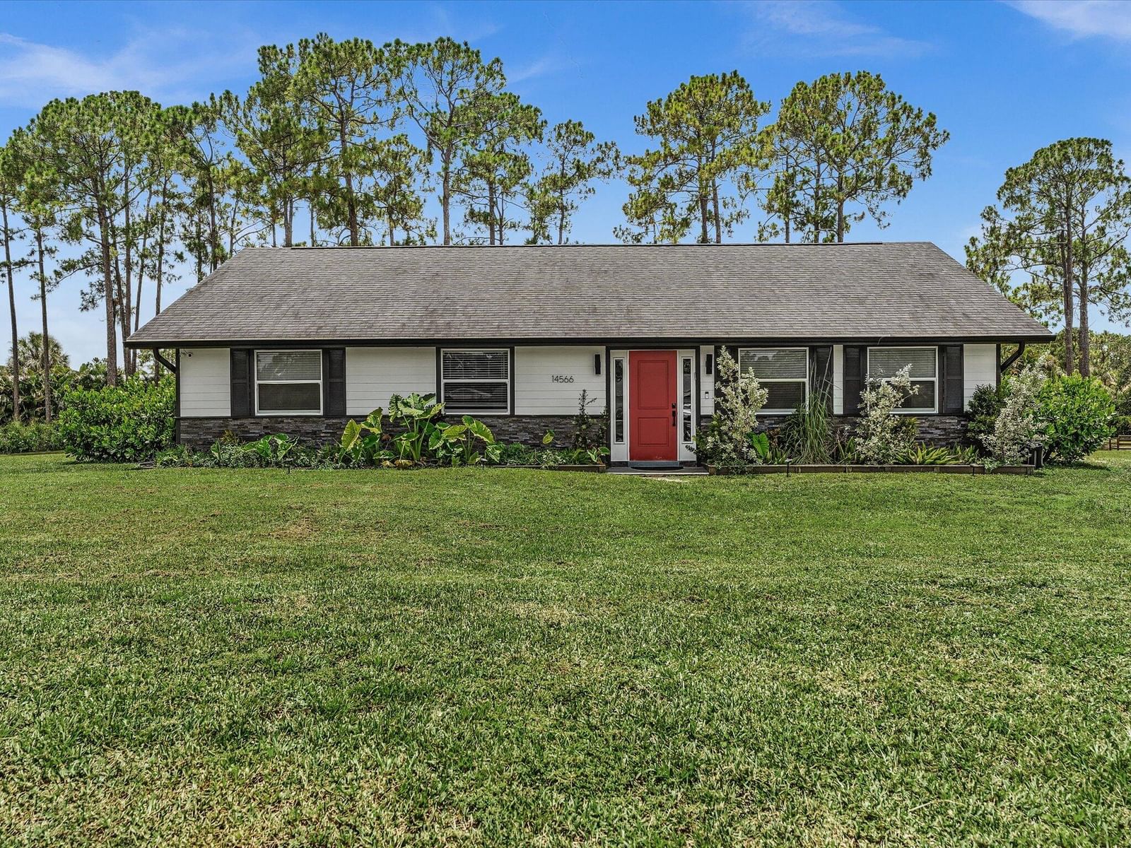 14566 TEMPLE Boulevard, The Acreage, FL 33470 photo 2