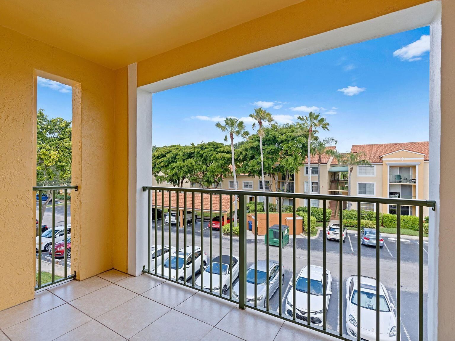 135 Yacht Club Way #305, Hypoluxo, FL 33462 photo 2
