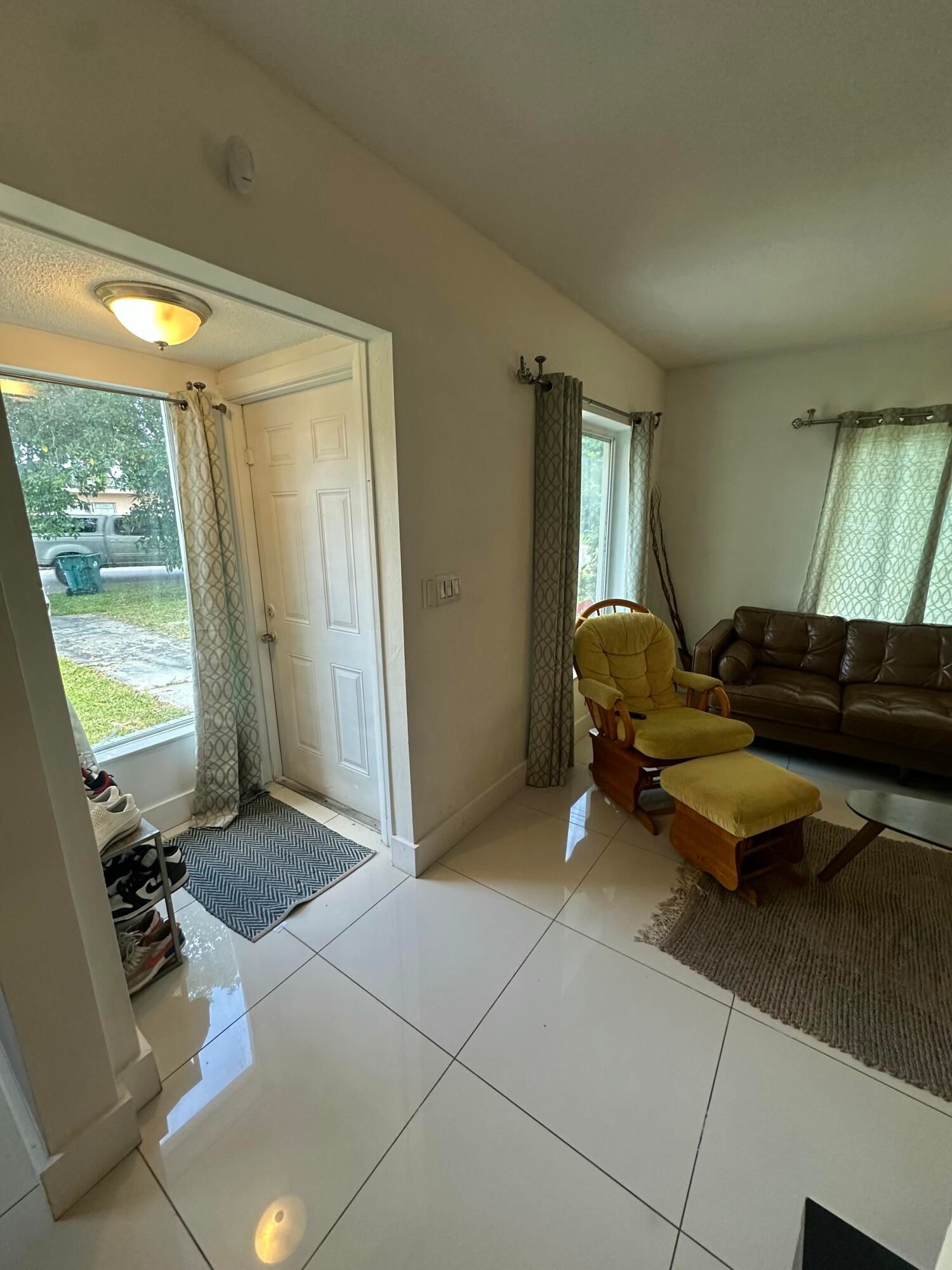 11150 Peachtree Drive, Miami, FL 33161 photo 2