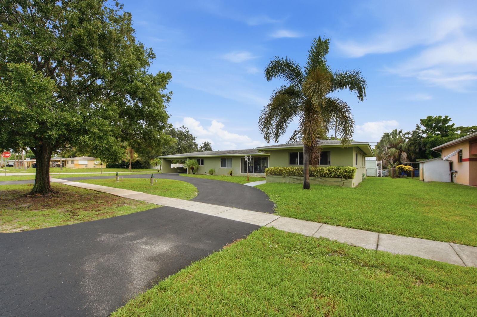 1000 WYOMING Avenue, Fort Lauderdale, FL 33312 photo 5