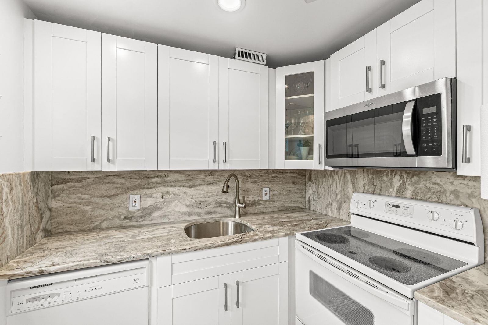 265 Newport R Drive #R, Deerfield Beach, FL 33442 photo 4