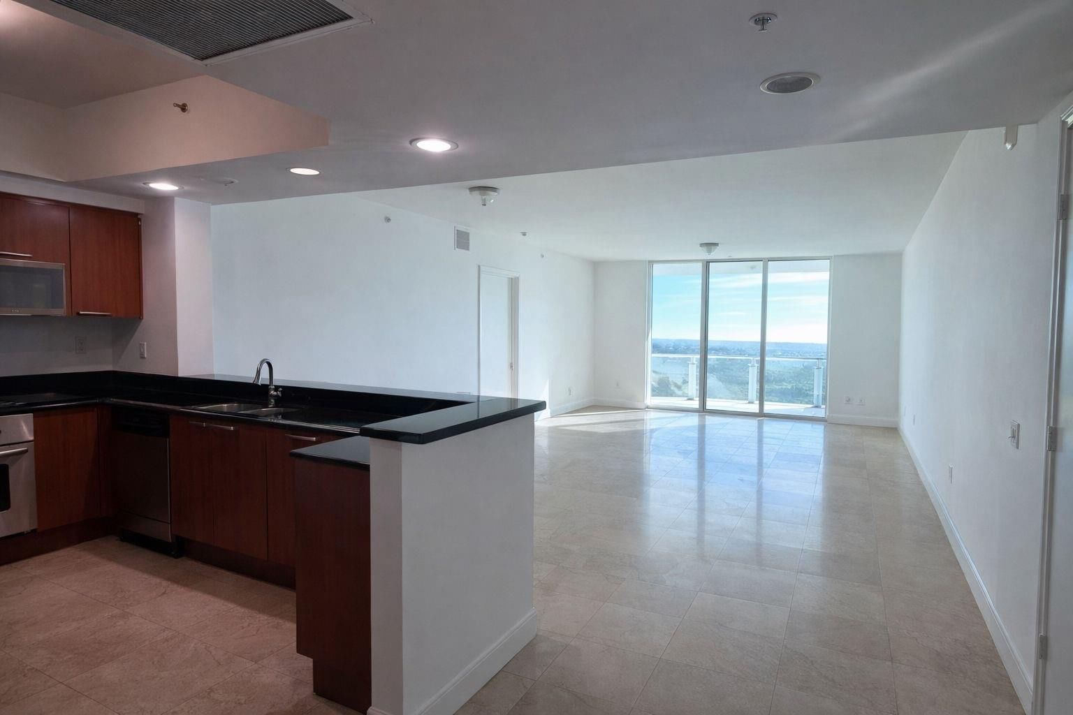 14951 ROYAL OAKS Lane #1607, North Miami, FL 33181 photo 2