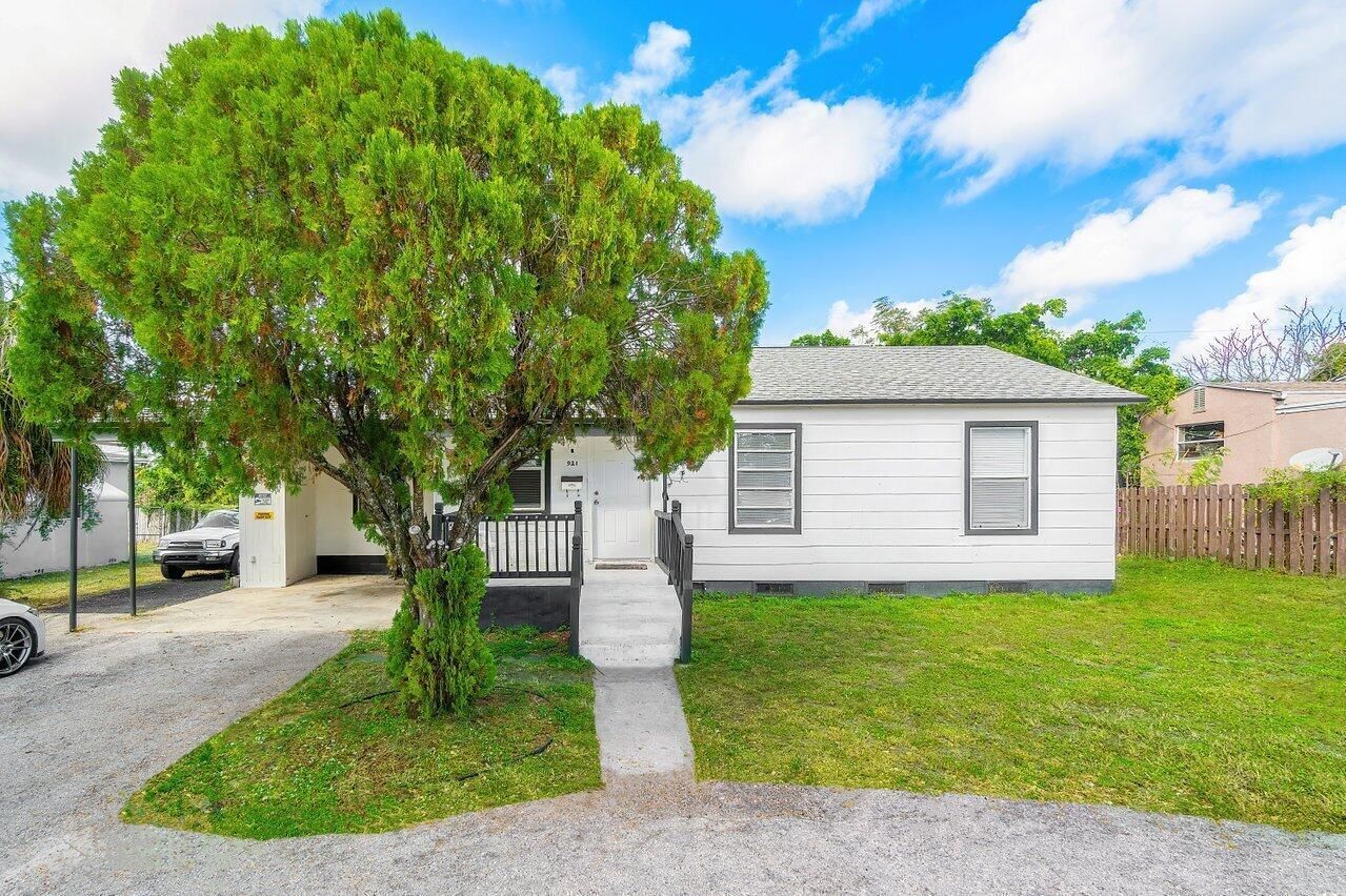 921 43RD Street, West Palm Beach, FL 33407 photo 2