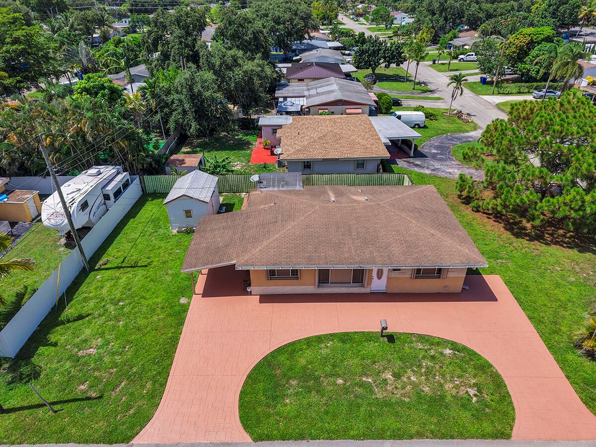 2100 N 57TH Avenue, Hollywood, FL 33021 photo 3