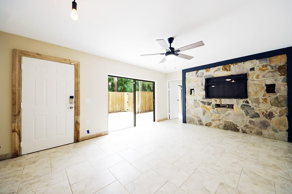 1700 Embassy Drive #Apt 402, West Palm Beach, FL 33401 photo 2