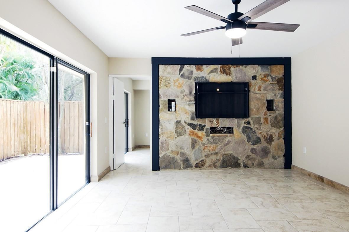 1700 Embassy Drive #Apt 402, West Palm Beach, FL 33401 photo 3