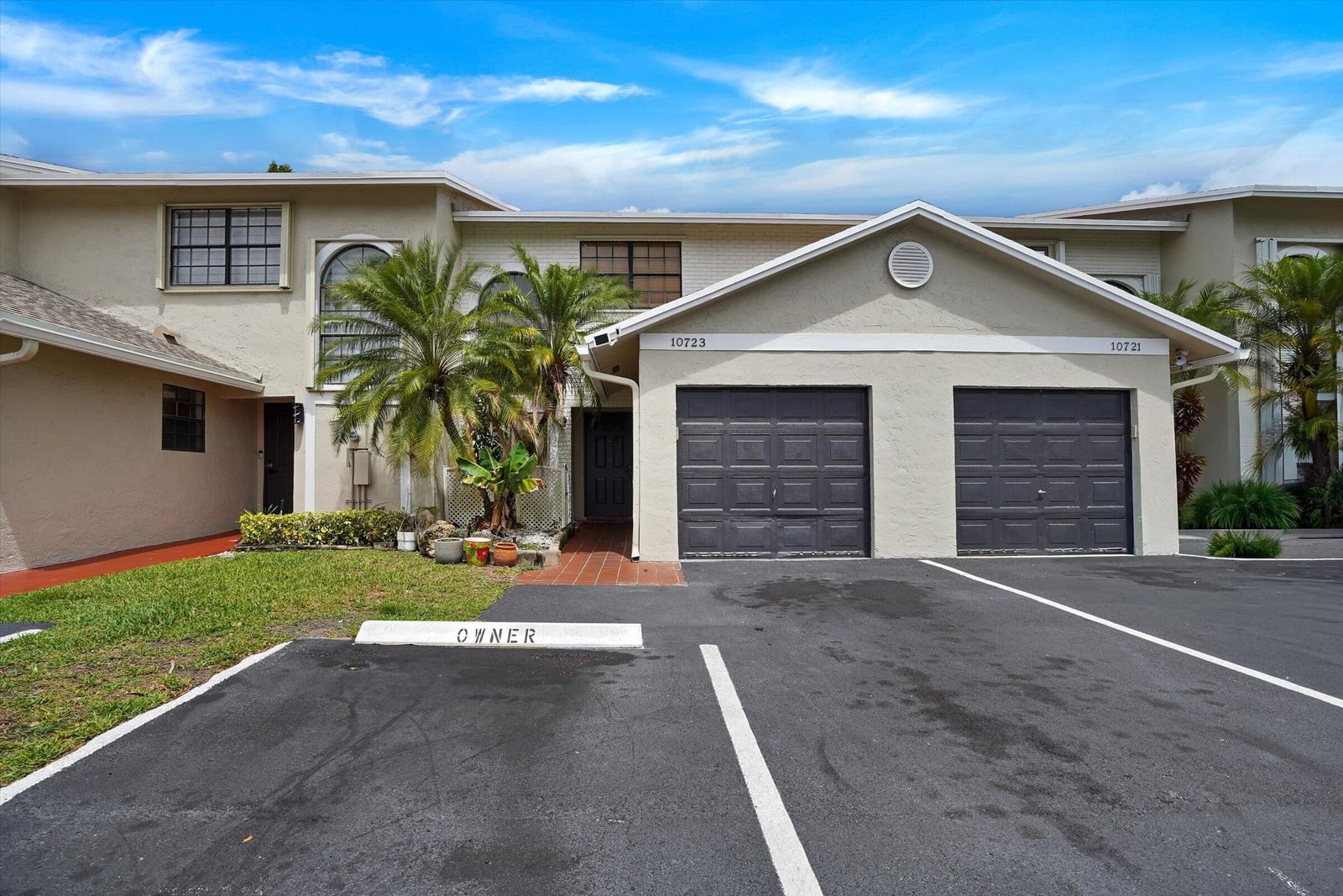 10723 NW 11TH Street #10723, Pembroke Pines, FL 33026