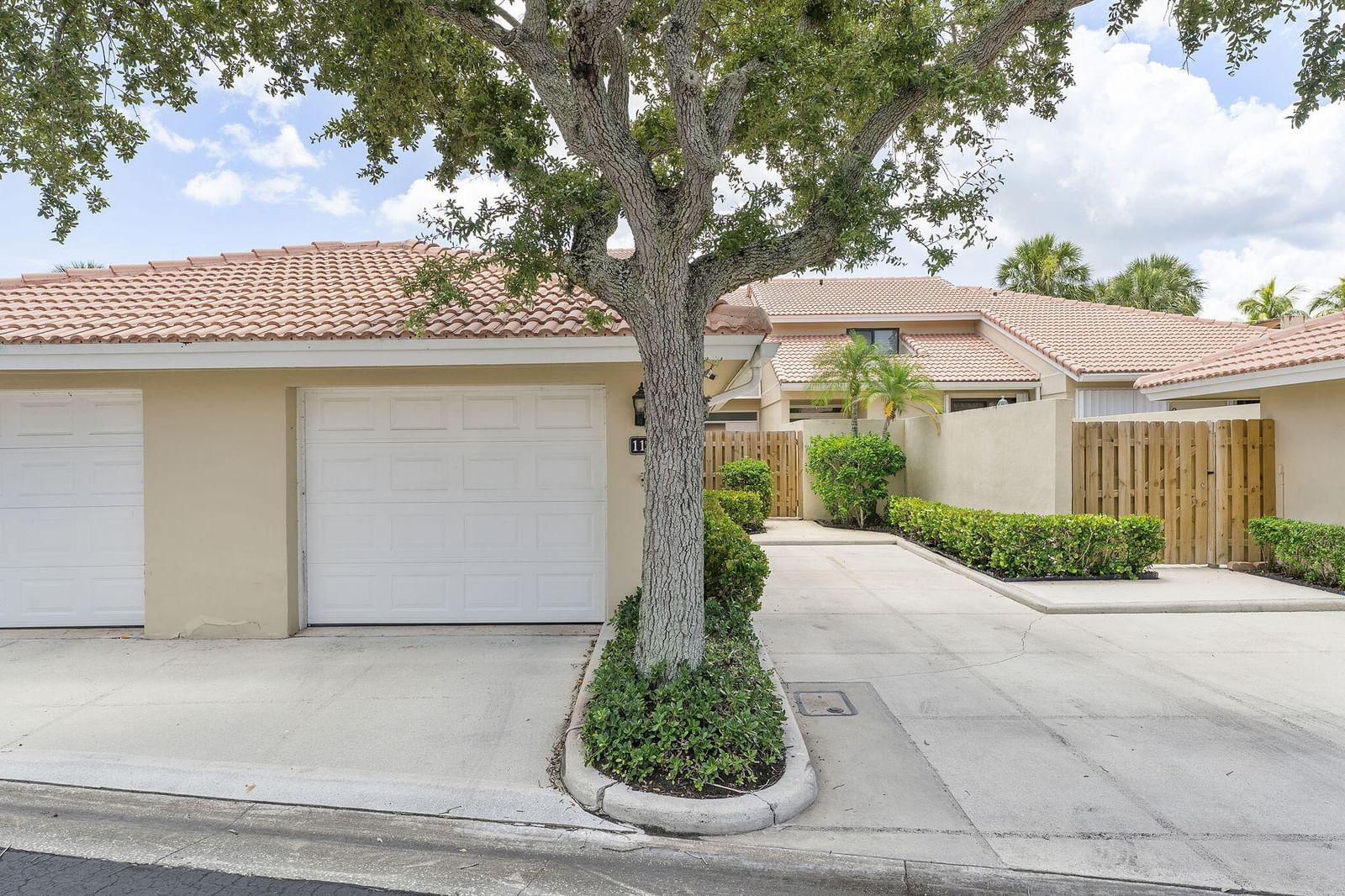 119 OLD MEADOW Way, Palm Beach Gardens, FL 33418 photo 2