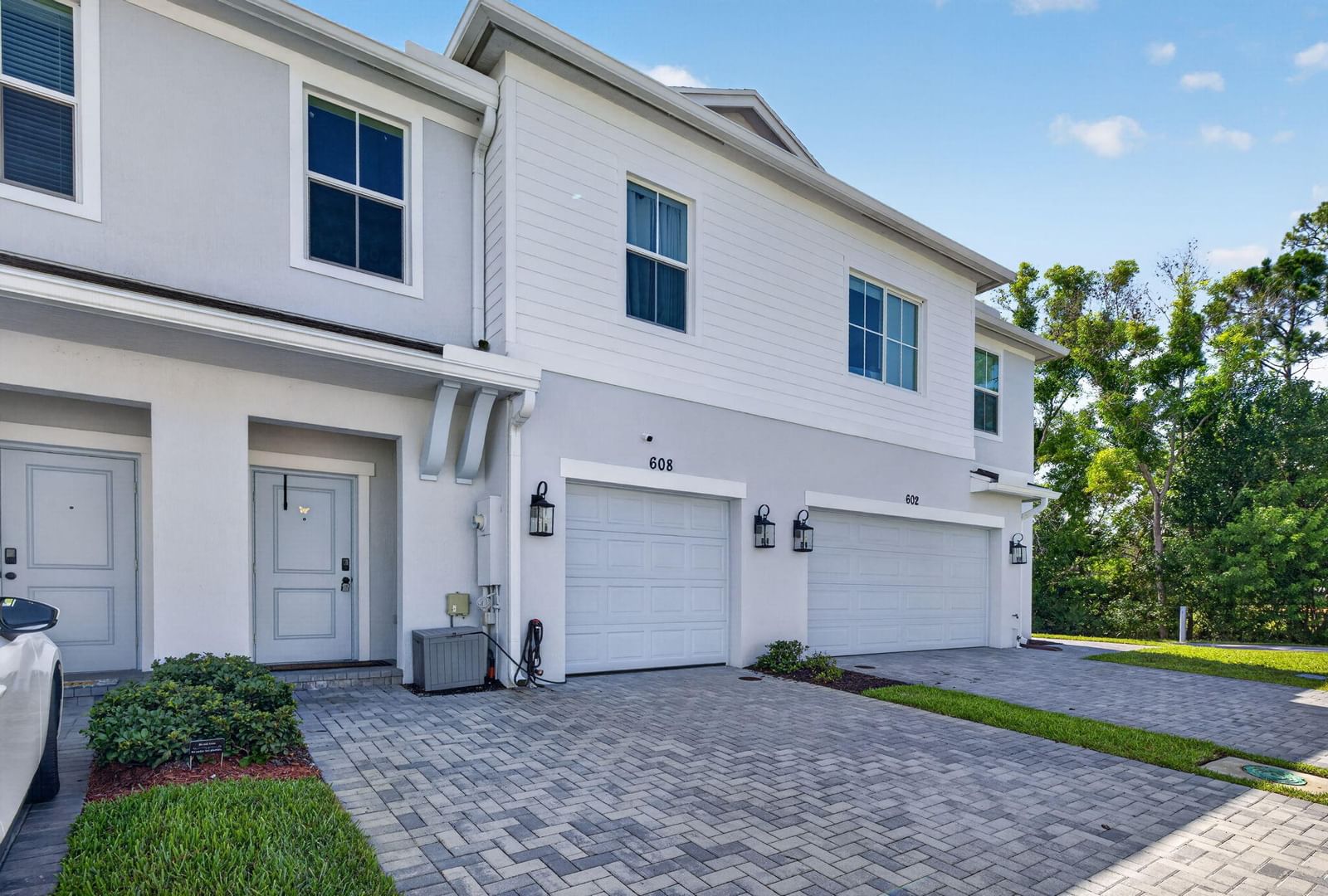 608 NE WATERS EDGE Lane, Port St Lucie, FL 34983 photo 2