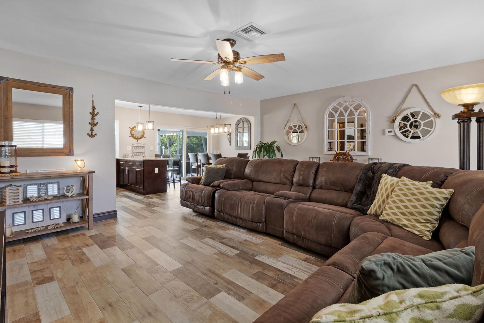 981 SE 10TH Court, Pompano Beach, FL 33060 photo 4