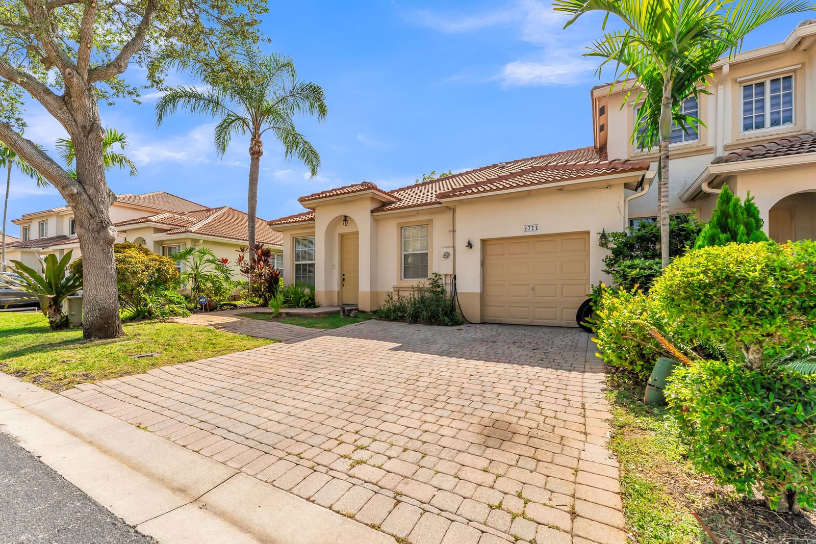 1723 NW 78TH Way #1723, Pembroke Pines, FL 33024 photo 3