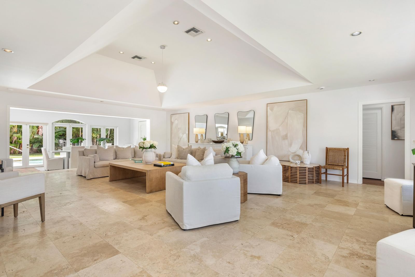 235 Ocean Terrace, Palm Beach, FL 33480 photo 2