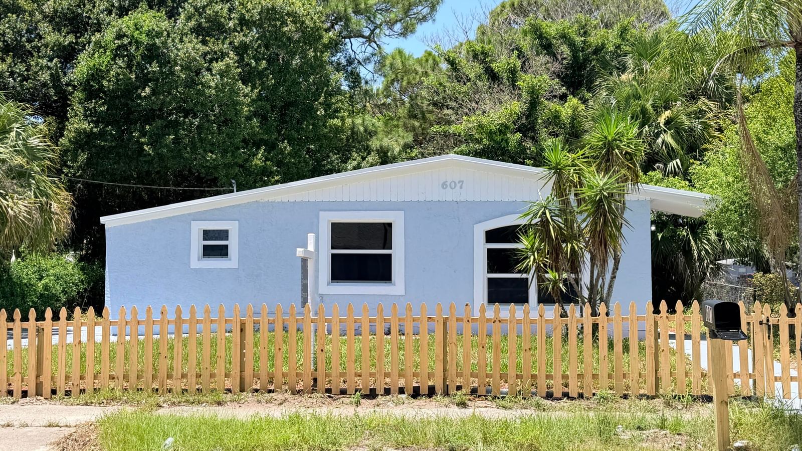 607 N 19th Street, Fort Pierce, FL 34950 photo 2