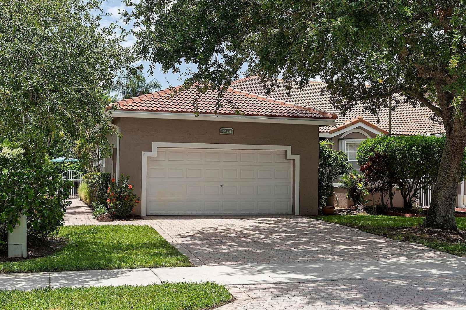 2901 E Aragon Boulevard #1, Sunrise, FL 33313 photo 2