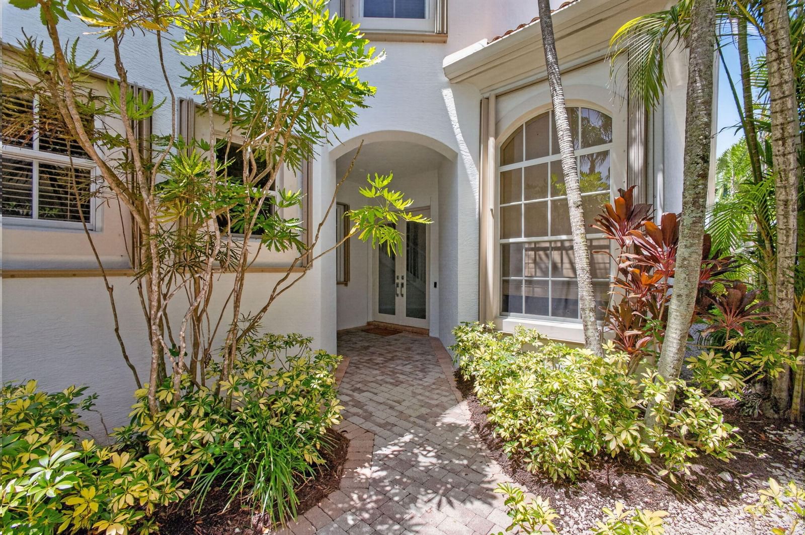 219 ANDALUSIA Drive, Palm Beach Gardens, FL 33418 photo 2