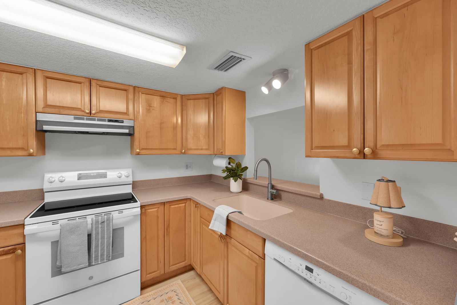 2302 Sunrise Boulevard #BLG 1, 209, Fort Pierce, FL 34982 photo 4