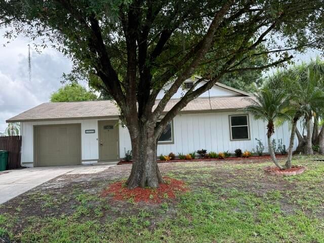 2008 SW Hampshire Lane, Port St Lucie, FL 34953 photo 2