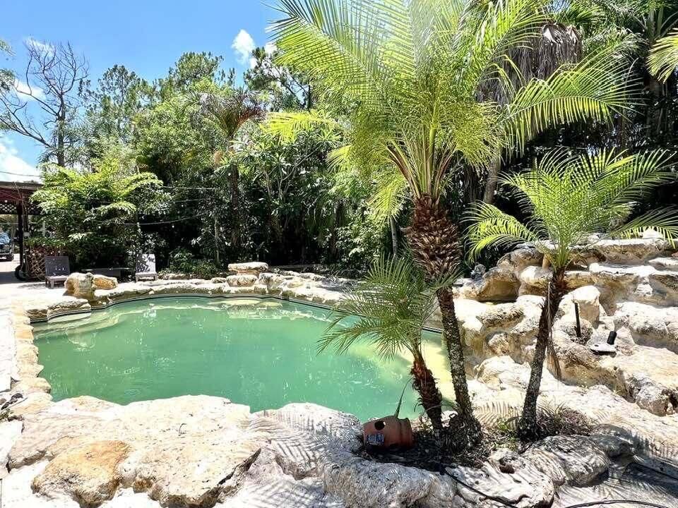 16887 W Trafalgar Drive W, The Acreage, FL 33470 photo 2