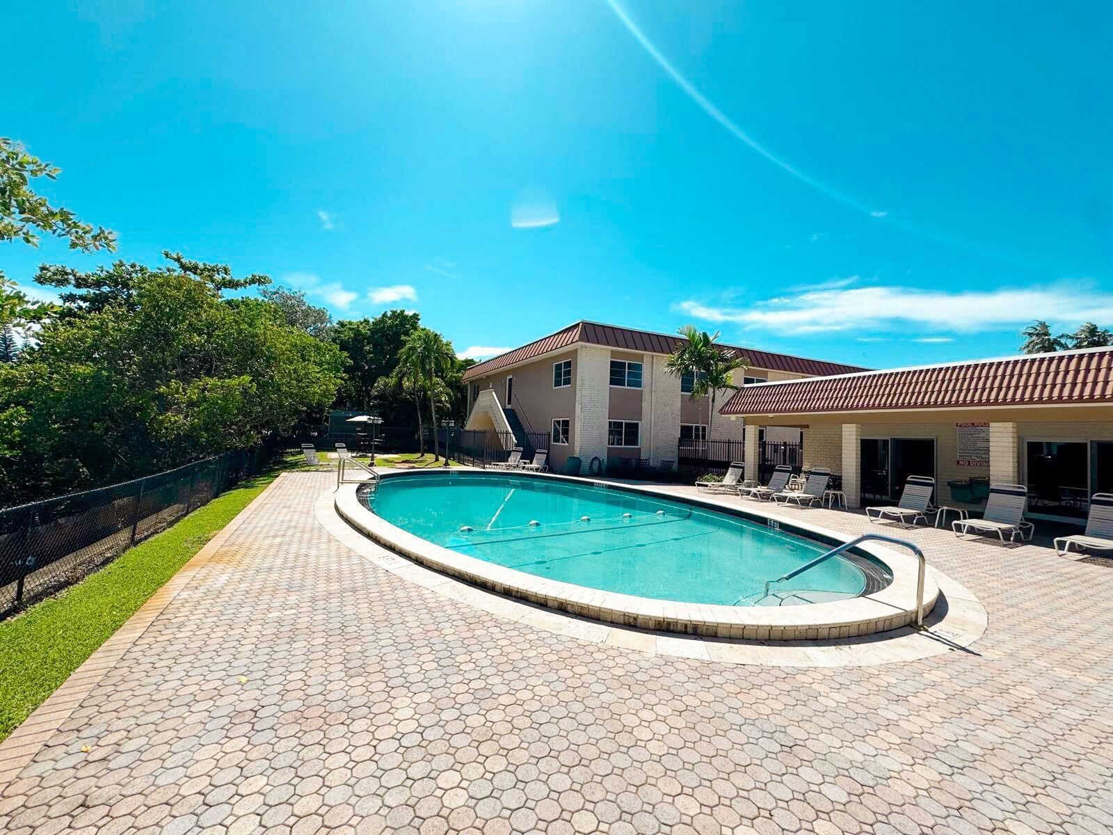 124 NE 19th Court #B102, Wilton Manors, FL 33305 photo 2