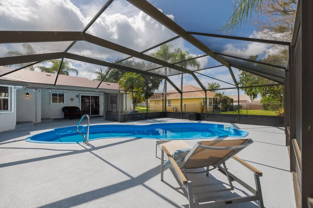 2502 SE UNIVERSITY Terrace, Port St Lucie, FL 34952 photo 2