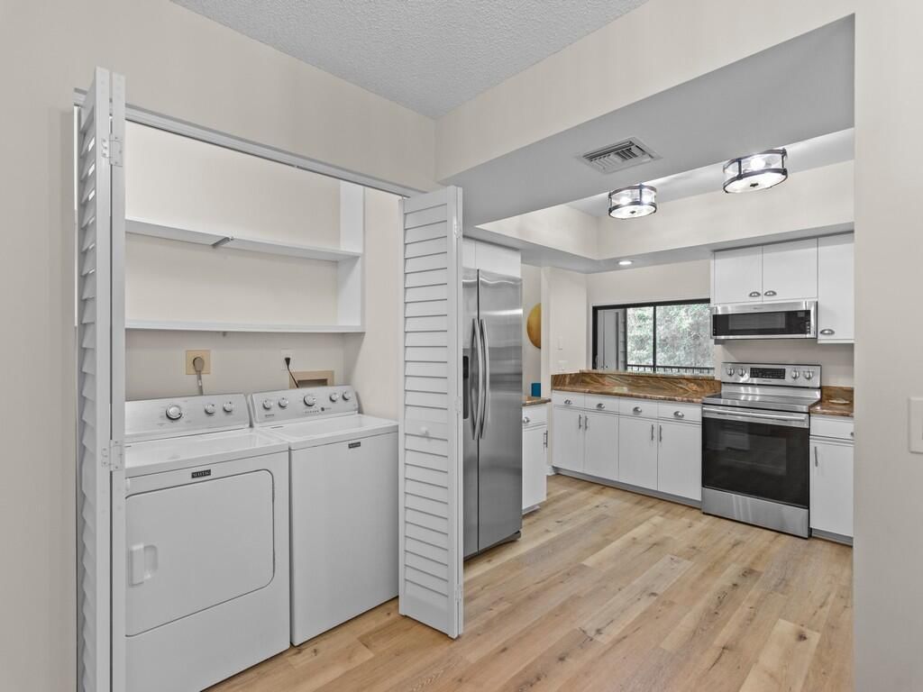2125 PINE CREEK Boulevard #205, Vero Beach, FL 32966 photo 5